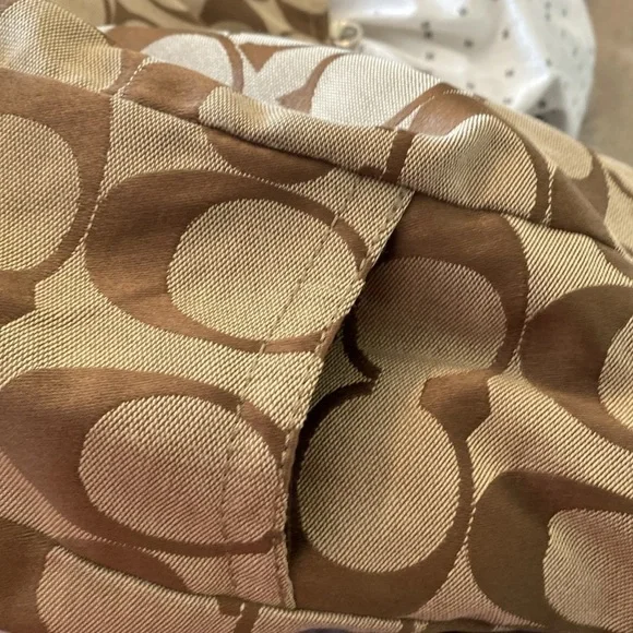 Coach XL gold lined hot pink multi pockets purse spacious bag purse - Picture 10 of 17